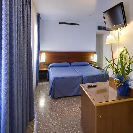 Hotell Civera 3*